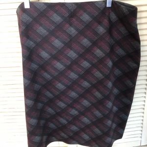 New York Clothing Company Ladies Skirt - Size XL - Elastic Waist - Below Knee